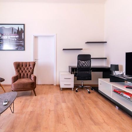 Jevrejska - Central Apartment With Free Parking Novi Sad Esterno foto